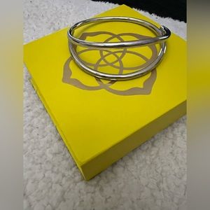 Kendra Scott bangle, silver.